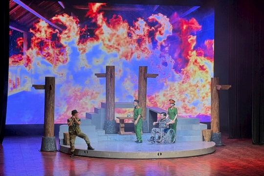 Vở ca kịch "Ngụ ngôn của lửa" đoạt Huy chương đồng tại Liên hoan sân khấu chuyên nghiệp toàn quốc về "Hình tượng chiến sĩ Công an nhân dân" năm 2025