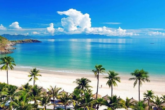 Điểm danh top 8 bãi biển Đà Nẵng-Thiên Đường Sống Ảo, Chill Quên Lối Về!