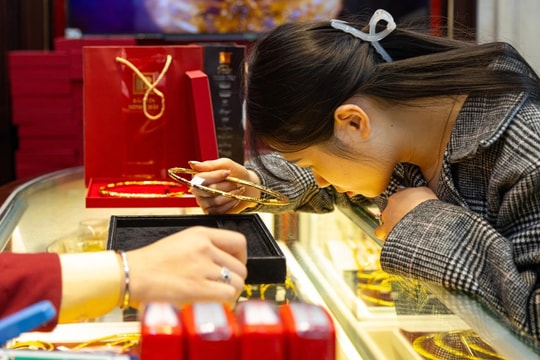 Giá vàng chiều nay 9/7/2025: SJC, PNJ đỏ rực như lửa, vàng thế giới chìm sâu vì “cơn bão” Trump