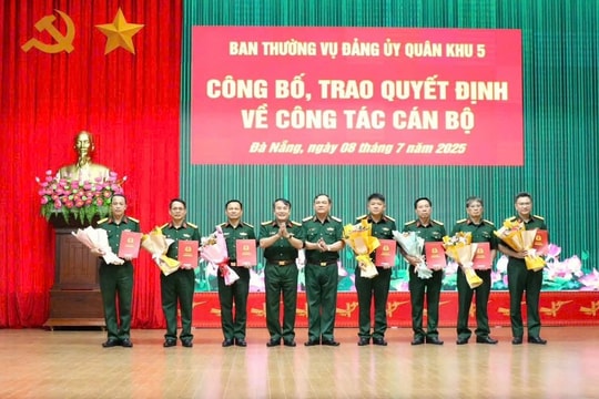 Thăng hàm Đại tá cho Chỉ huy trưởng Bộ Chỉ huy Quân sự thành phố Đà Nẵng