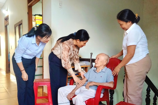 Chăm lo an sinh xã hội