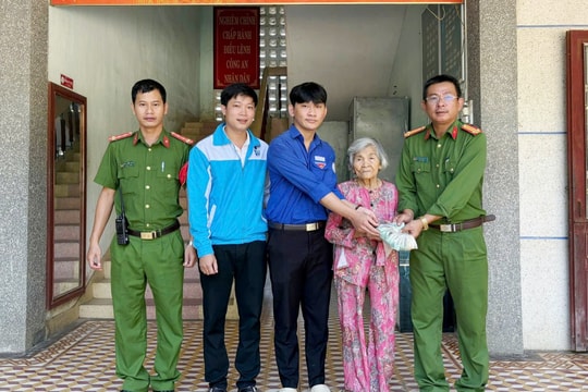 Một học sinh xã Tiên Phước trả lại hơn 12 triệu đồng cho người đánh rơi