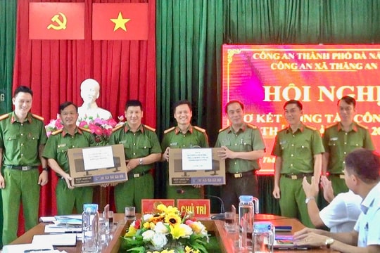 Lãnh đạo Công an thành phố Đà Nẵng làm việc với Công an xã Thăng An