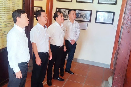 Ban Tổ chức Thành ủy Đà Nẵng làm việc với xã Hà Nha về công tác chuẩn bị đại hội