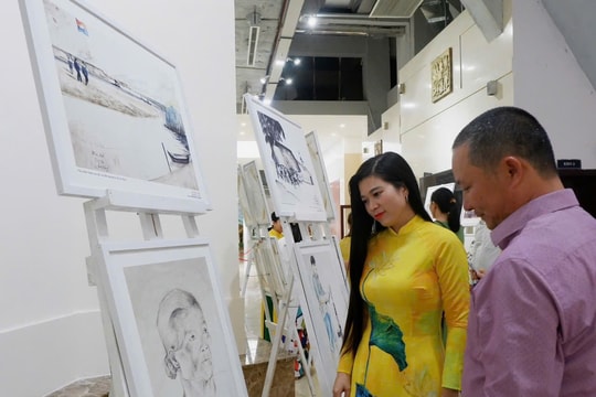 Triển lãm lan tỏa lòng yêu nước