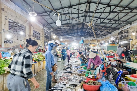 Cư dân đô thị đi chợ