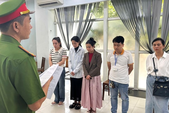 Khởi tố 7 đối tượng tại phòng khám vì giả danh bác sĩ, “vẽ bệnh” lừa khách