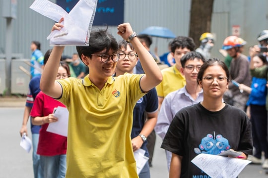 Lộ diện 9 "siêu nhân" THPT 2025 xuất sắc đạt điểm tuyệt đối 30/30