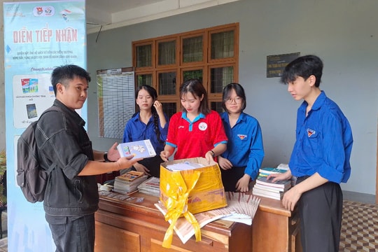 Gom sách tặng bạn