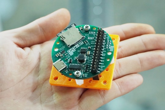 From small circuit board to big dream: Da Nang man's startup journey