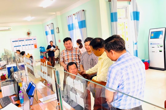 Xây dựng Đảng vững mạnh về chính trị, tư tưởng, tổ chức và đạo đức