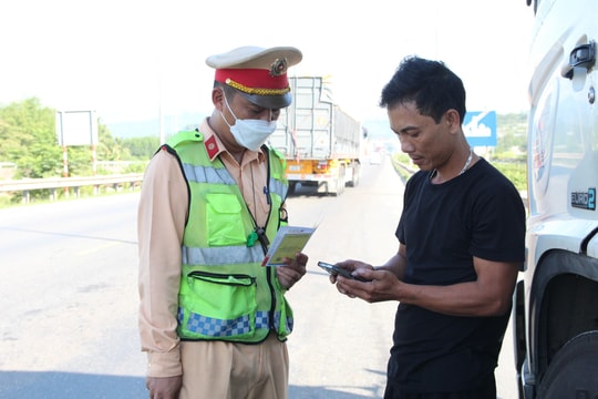 Xử lý nghiêm vi phạm giao thông trên cao tốc Hòa Liên - Túy Loan