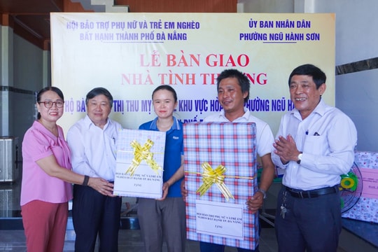 Bàn giao nhà cho phụ nữ khó khăn phường Ngũ Hành Sơn