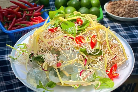 Lạ miệng với gỏi hoa