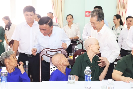 Thường trực Ban Bí thư Trần Cẩm Tú: " Người có công cách mạng là tài sản quý báu của dân tộc"