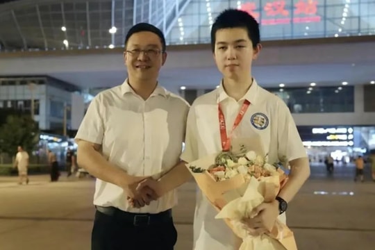 Nam sinh bại não ở Trung Quốc giành huy chương vàng Olympic Toán quốc tế