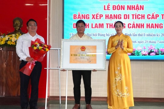 Danh thắng Hang Dơi đón nhận Bằng xếp hạng di tích cấp thành phố