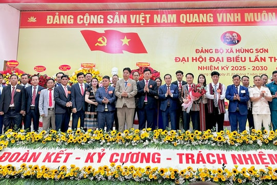 Mỗi người dân xã Hùng Sơn phải là một cột mốc sống nơi biên giới