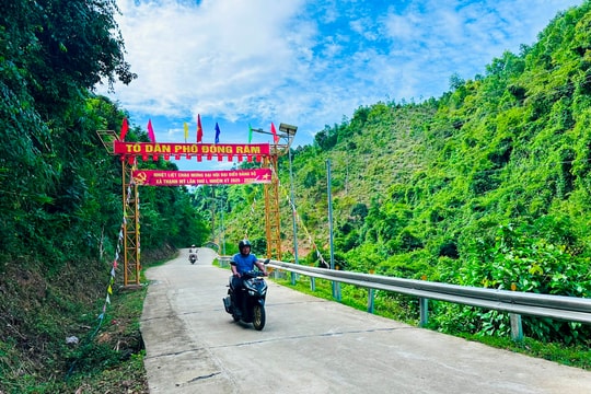 Đồng lòng hiến đất mở đường