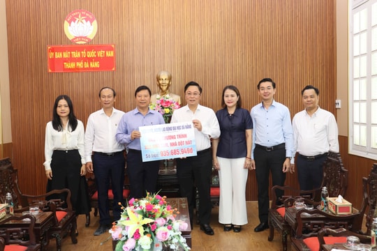 Đại học Đà Nẵng ủng hộ gần 950 triệu đồng chung tay “Xóa nhà tạm, nhà dột nát”