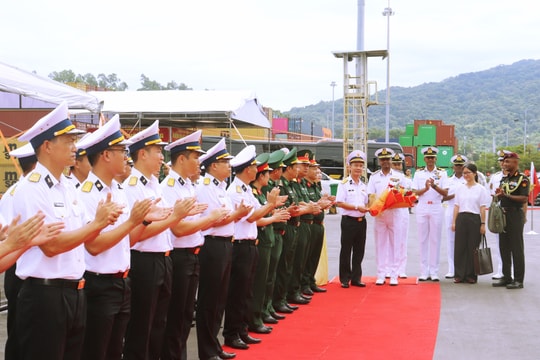 Tàu Hải quân Ấn Độ thăm Đà Nẵng