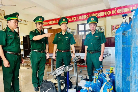 Bộ đội Biên phòng bắt giữ các đối tượng mua bán, vận chuyển khí cười (N20)