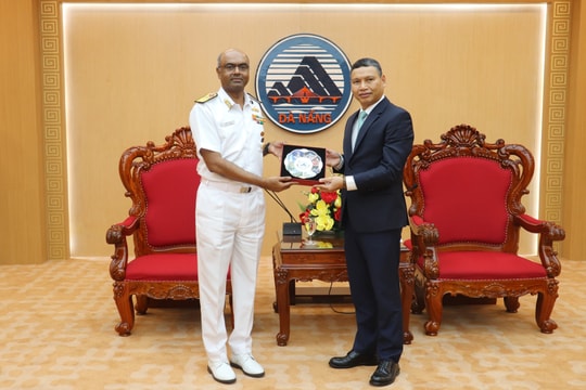 Indian Navy delegation pays courtesy visit to Da Nang leader