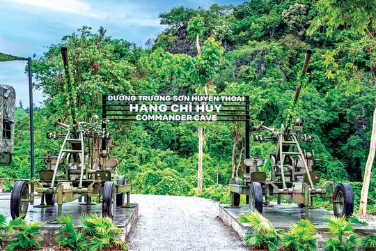 Hang Chỉ huy giữa đại ngàn Trường Sơn huyền thoại