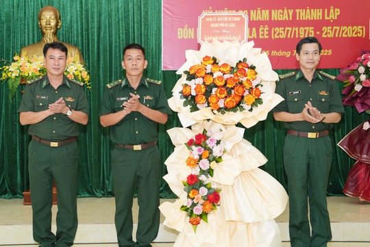 Gặp mặt 50 năm các thế hệ cán bộ, chiến sĩ Đồn Biên phòng La Êê gìn giữ biên cương