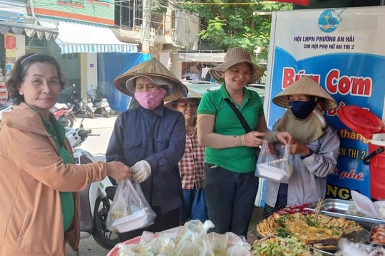 Lan tỏa yêu thương từ những “bữa cơm 0 đồng”