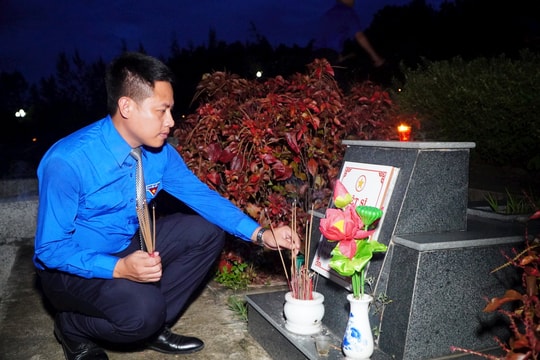 Lễ thắp nến tri ân kỷ niệm Ngày Thương binh - Liệt sĩ