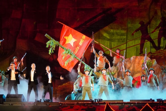 Xúc động chương trình nghệ thuật "Bản hùng ca bất diệt", kỷ niệm 78 năm Ngày Thương binh - Liệt sĩ
