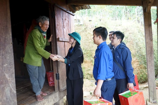 Tích cực chăm lo cho người có công