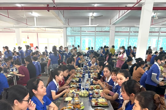 "Bữa cơm Công đoàn" cho 900 công nhân