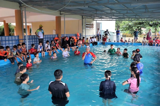 Tập huấn kỹ năng phòng chống đuối nước cho trẻ em miền núi