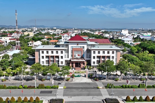 Xây dựng nền hành chính phục vụ