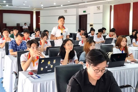 Tập huấn cho sinh viên hỗ trợ công nghệ thông tin các xã, phường