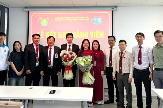 Chăm lo phát triển Đảng