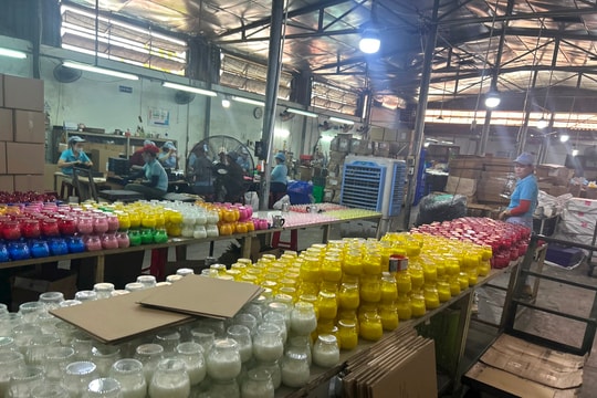 Sớm di dời công ty sản xuất nến ra khỏi khu dân cư