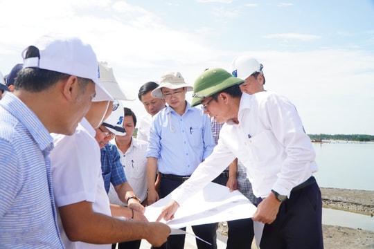 Lãnh đạo thành phố kiểm tra các dự án tại xã Núi Thành