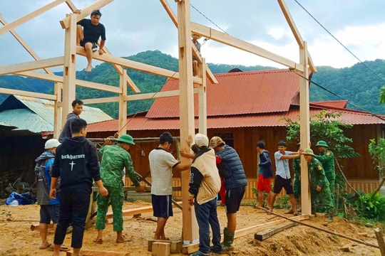 Đồn Biên phòng Tr’hy chung tay xóa nhà tạm vùng biên giới