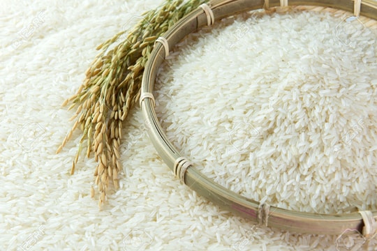Giá lúa gạo hôm nay 31/7: Gạo xuất khẩu Việt Nam tăng mạnh