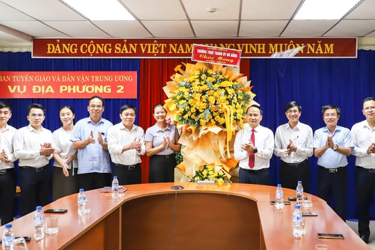 Lãnh đạo thành phố Đà Nẵng thăm Vụ Địa phương 2 nhân kỷ niệm 95 năm Ngày truyền thống ngành Tuyên giáo của Đảng