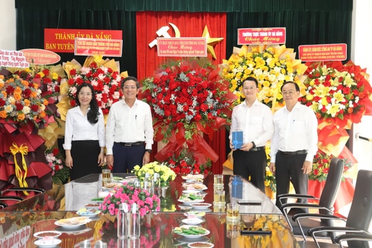 Lãnh đạo UBND thành phố chúc mừng 95 năm Ngày truyền thống ngành Tuyên giáo của Đảng