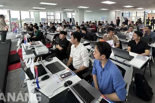 Trung tâm DSAC tổ chức các chương trình đào tạo vi mạch và trí tuệ nhân tạo trong tháng 8