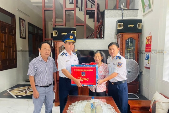 Sát cánh cùng ngư dân