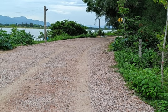 Sớm nâng cấp các tuyến đường dân sinh