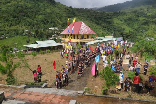 Ngoc Linh Ginseng Festival 2025 honours rare medicinal herbs and indigenous culture