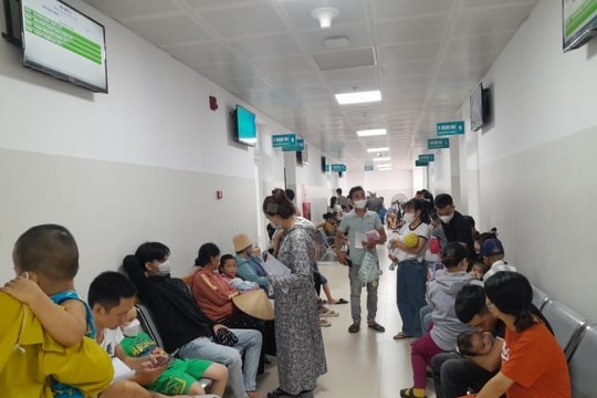 Nắng nóng làm gia tăng trẻ mắc bệnh