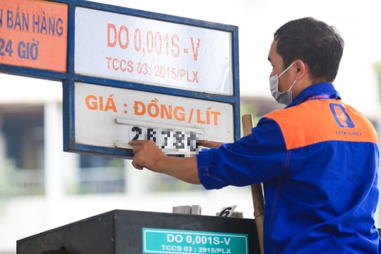 Giá xăng dầu hôm nay 5/8: Dầu thế giới giảm sâu, chạm đáy 1 tuần